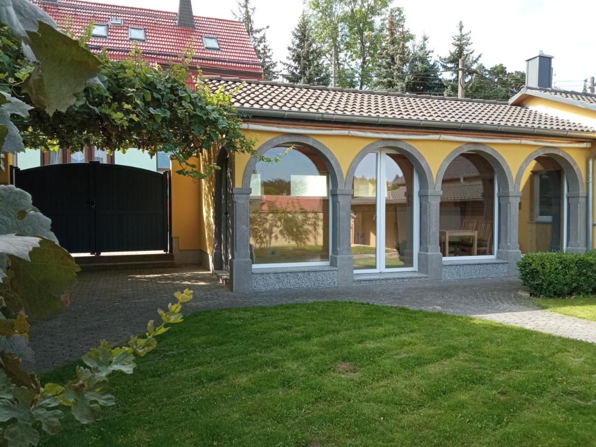 Haus Toskana, Kleines Ferienhaus Im Toskanagarten Bad Sulza Ngoại thất bức ảnh
